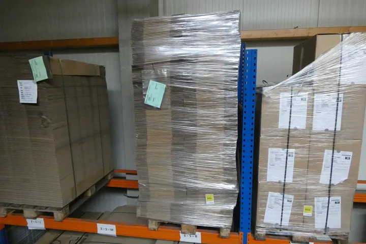 Konvolut WPK Faltschachtel 345x225x220 Texax Umfang: Palette mit Inhalt